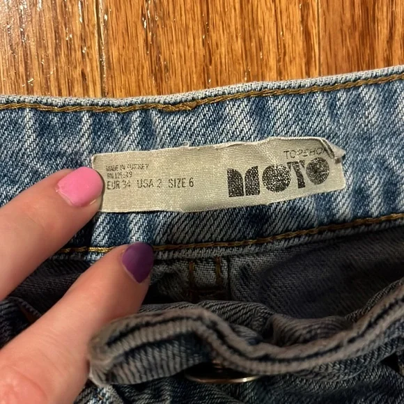 Topshop Moto Light Wash Denim Size 2 Mini Skirt Frayed Distressed Bottom - Picture 4 of 4